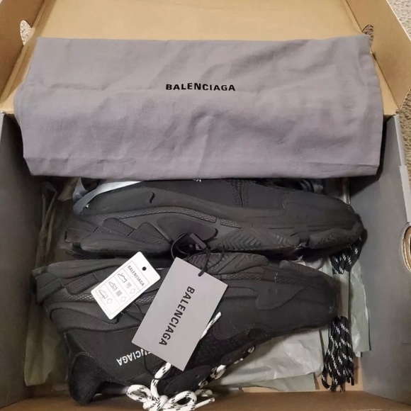 BALENCIAGA triple s - Picture 8 of 9